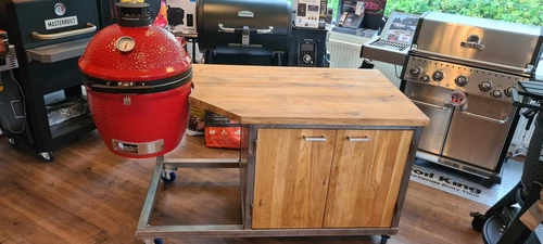 Classic Joe III met Kamodo Tafel L